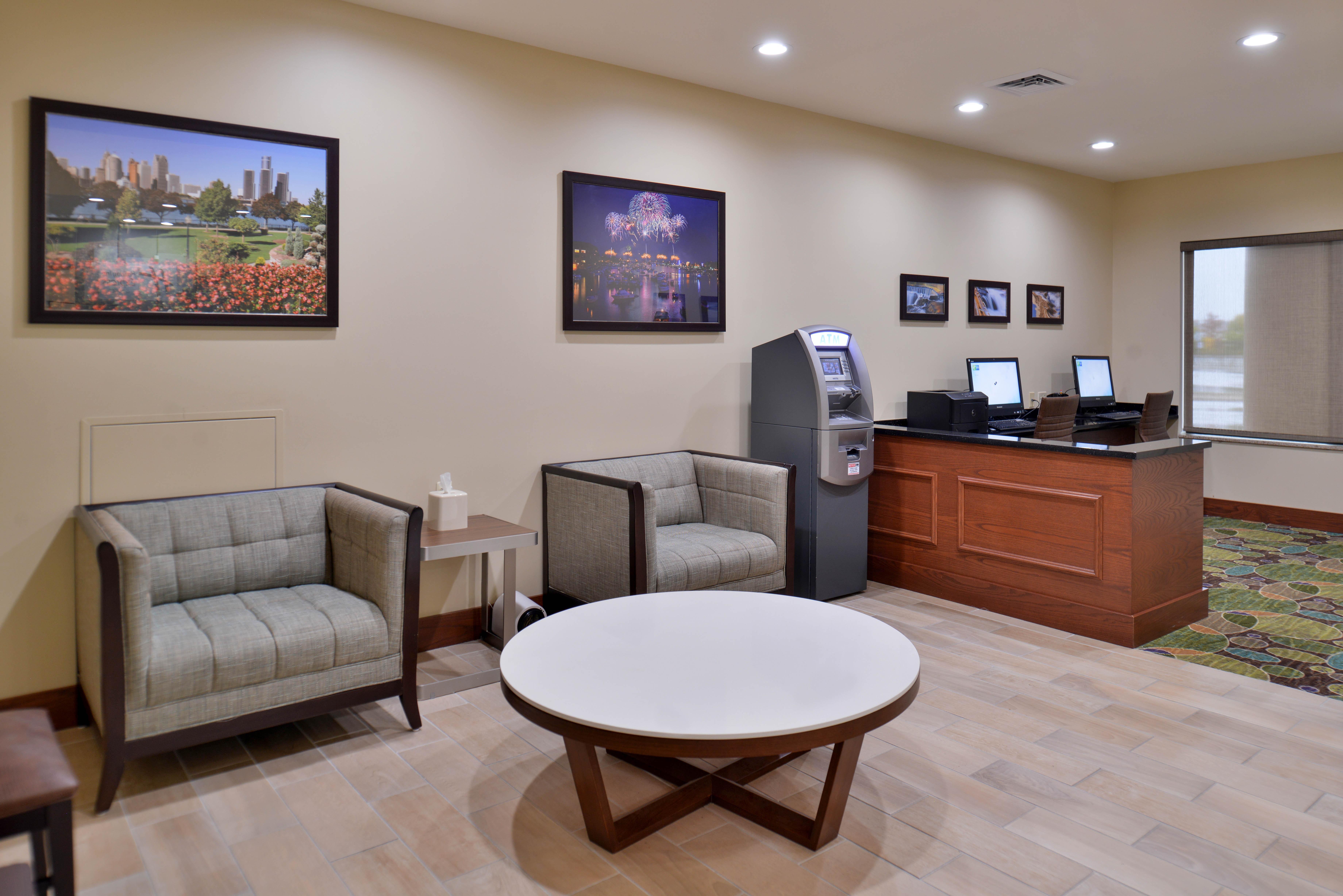 Holiday Inn Express & Suites Dearborn Sw - Detroit Area By Ihg Екстериор снимка