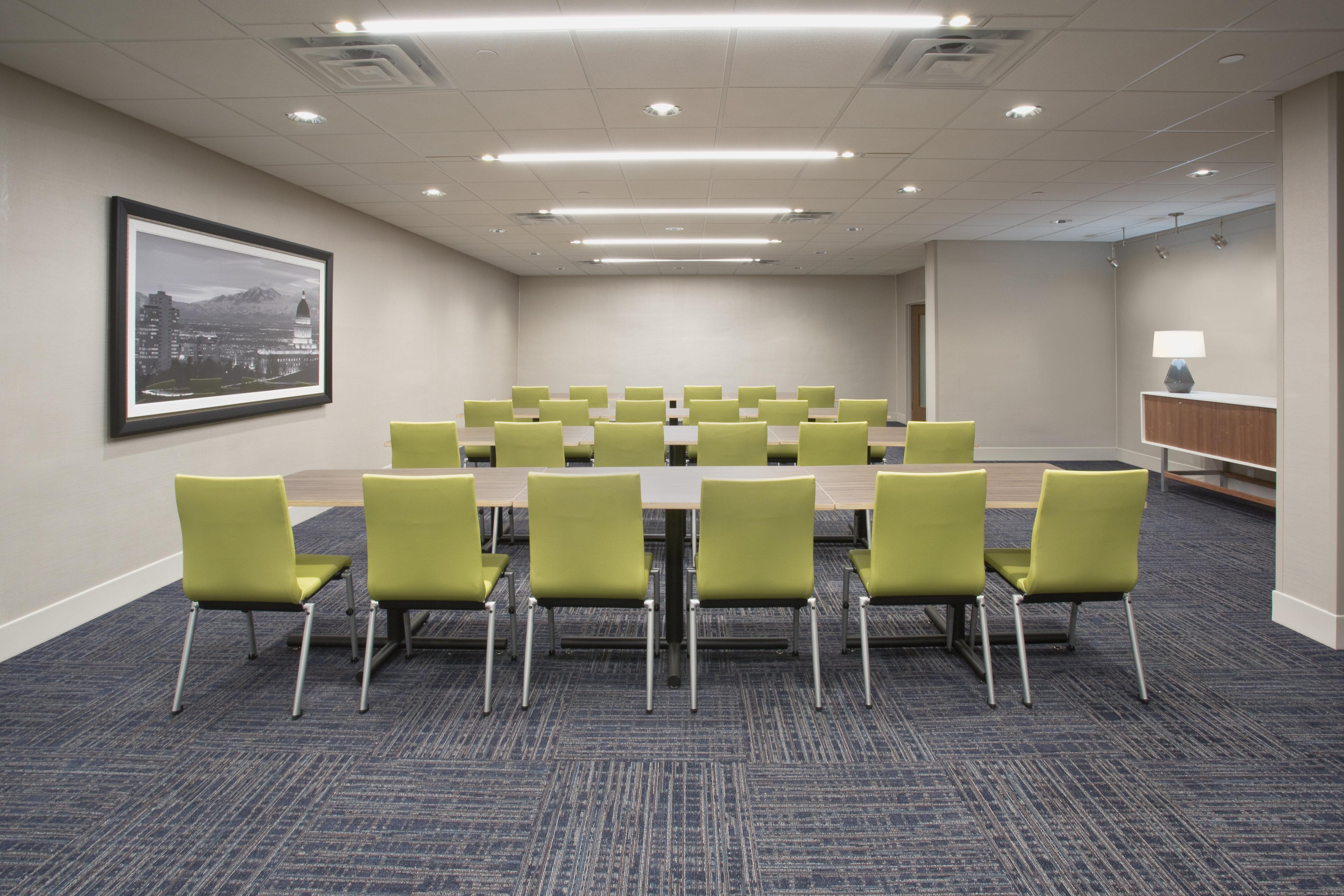 Holiday Inn Express & Suites Dearborn Sw - Detroit Area By Ihg Екстериор снимка