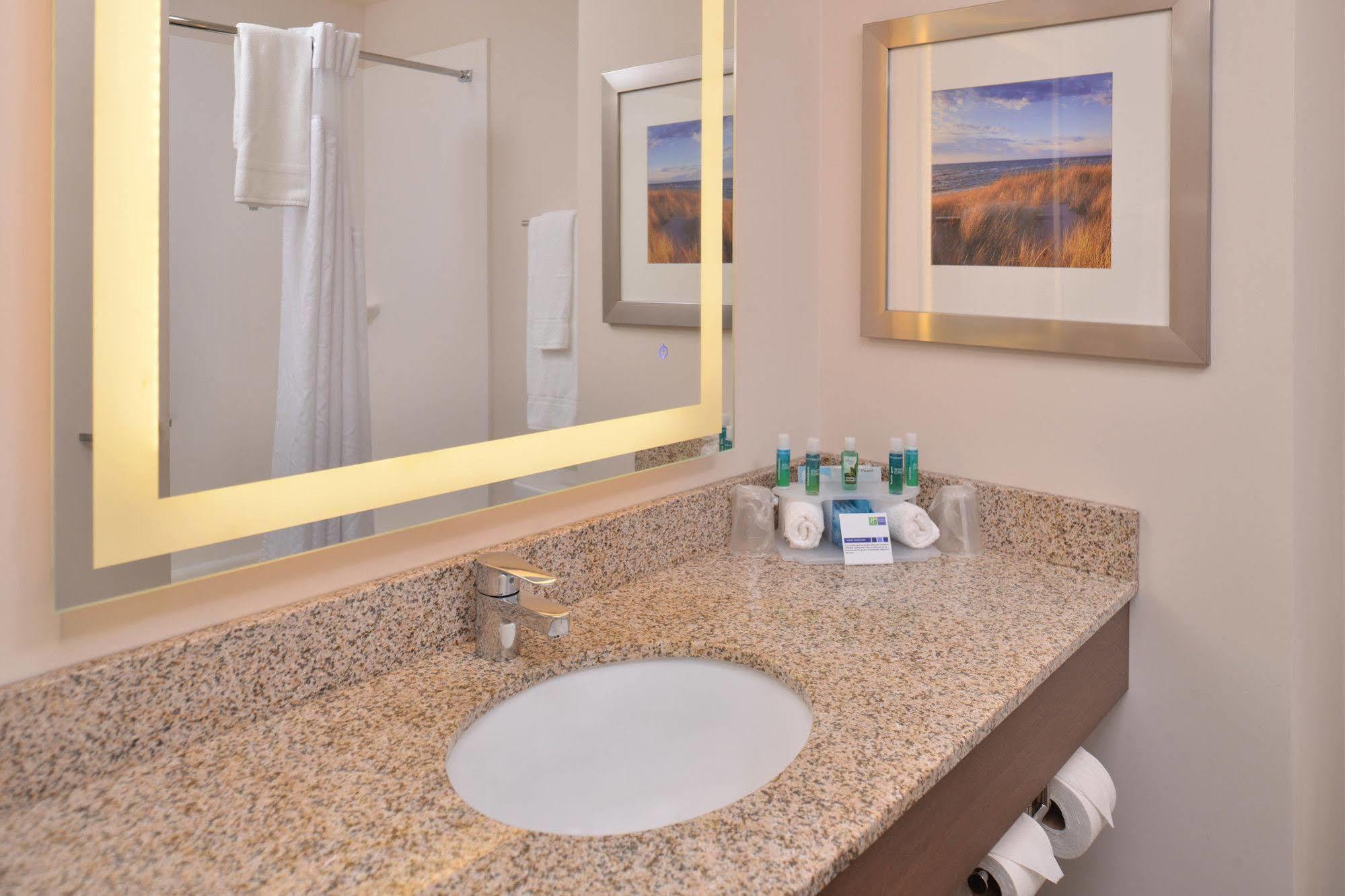 Holiday Inn Express & Suites Dearborn Sw - Detroit Area By Ihg Екстериор снимка